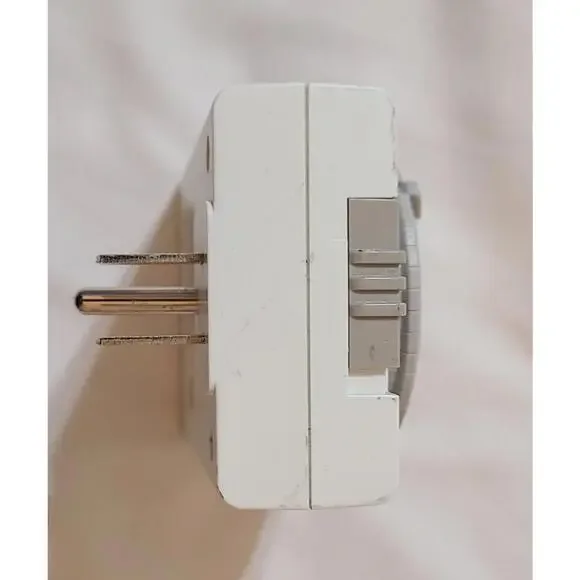 Brinks Grounded Heavy Duty 24 Hour Mechanical 3 Prong Timer D42-1023 Indoor Use - Picture 3 of 4